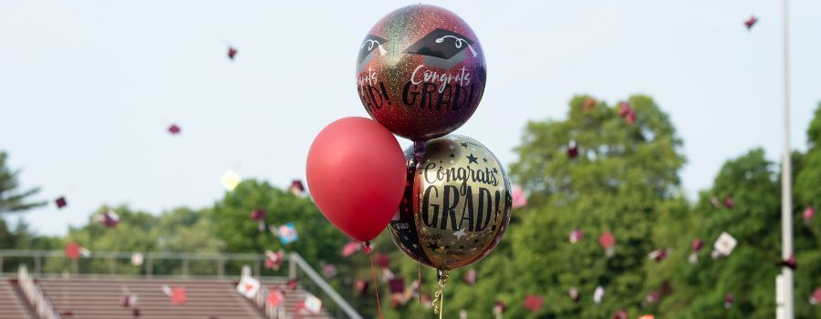 Area High School Graduates Awarded Scholarships